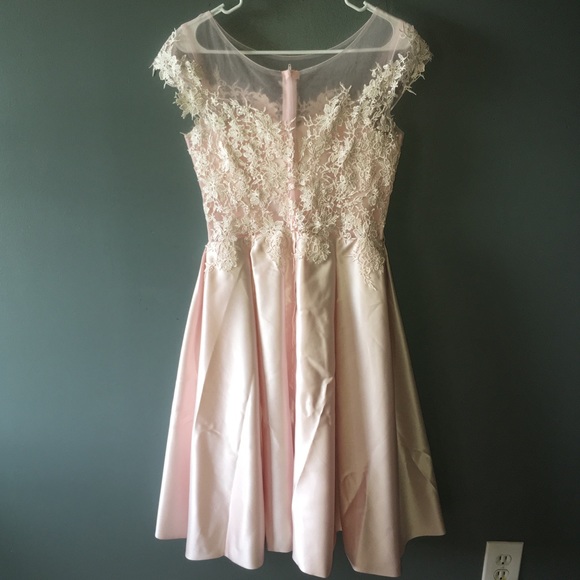 Cap Sleeve A-Line Scoop Appliques Lace Prom Dress - Picture 2 of 5